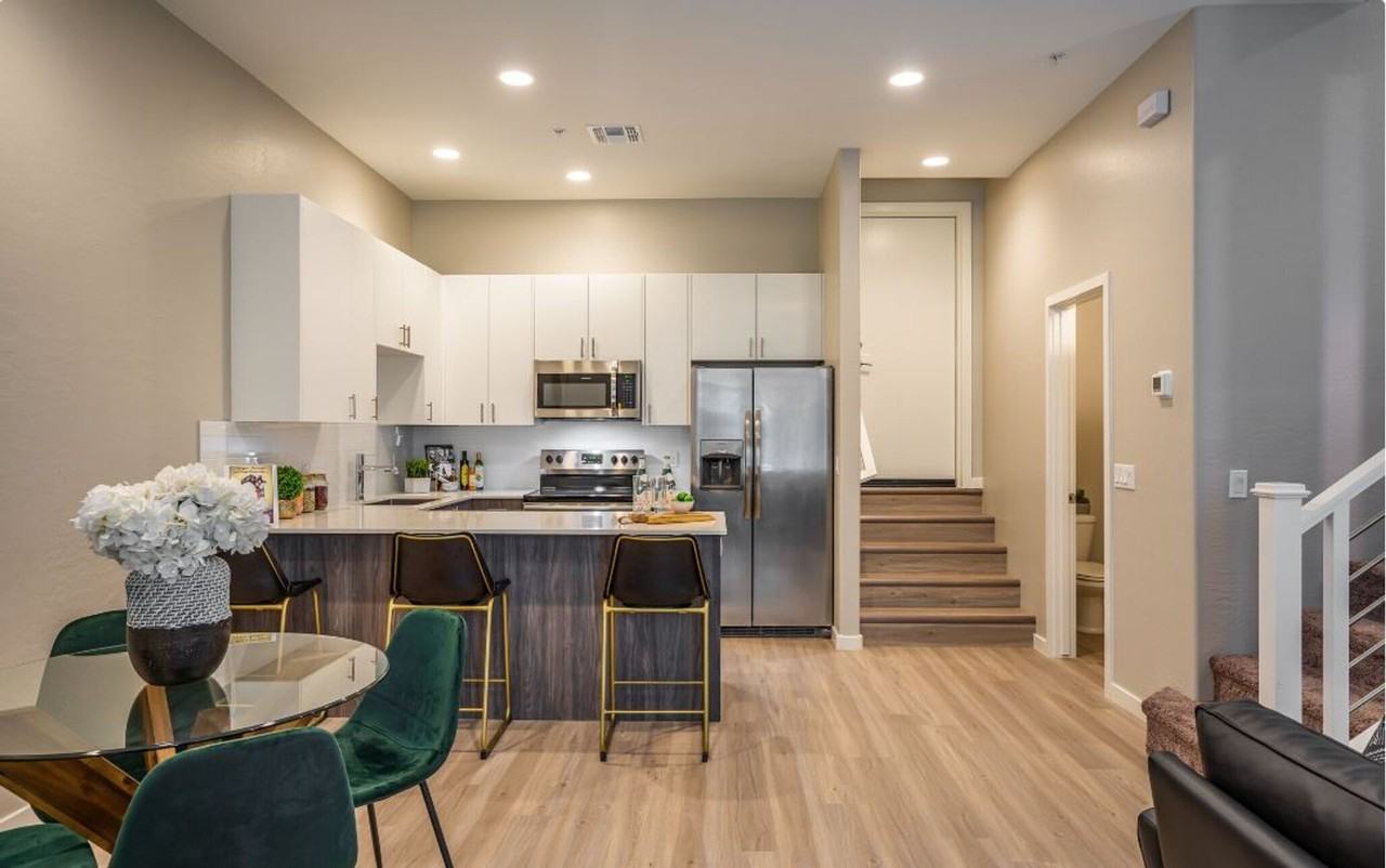 2335 E Utopia Rd #11 - Photo 5 of 31