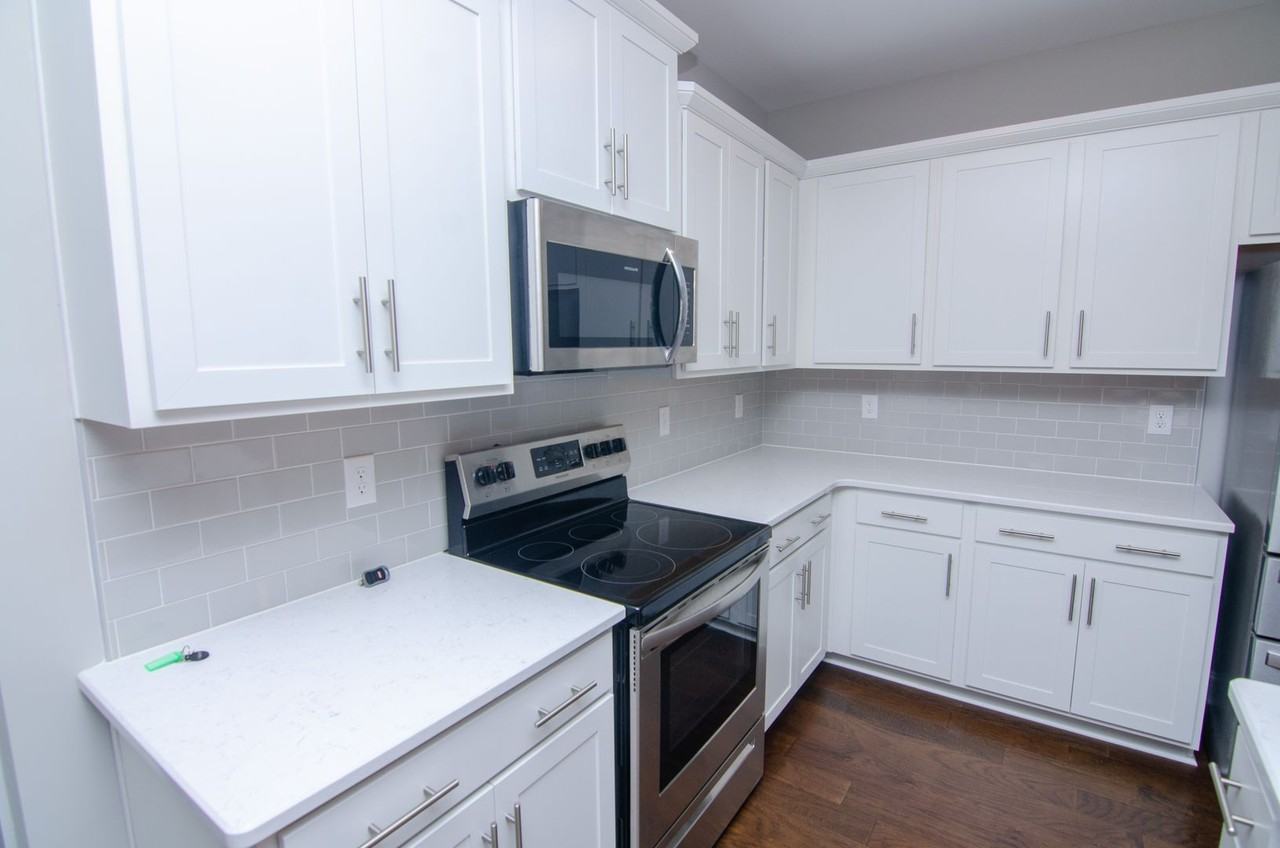 3000 Vintage Green Ln - Photo 4 of 31