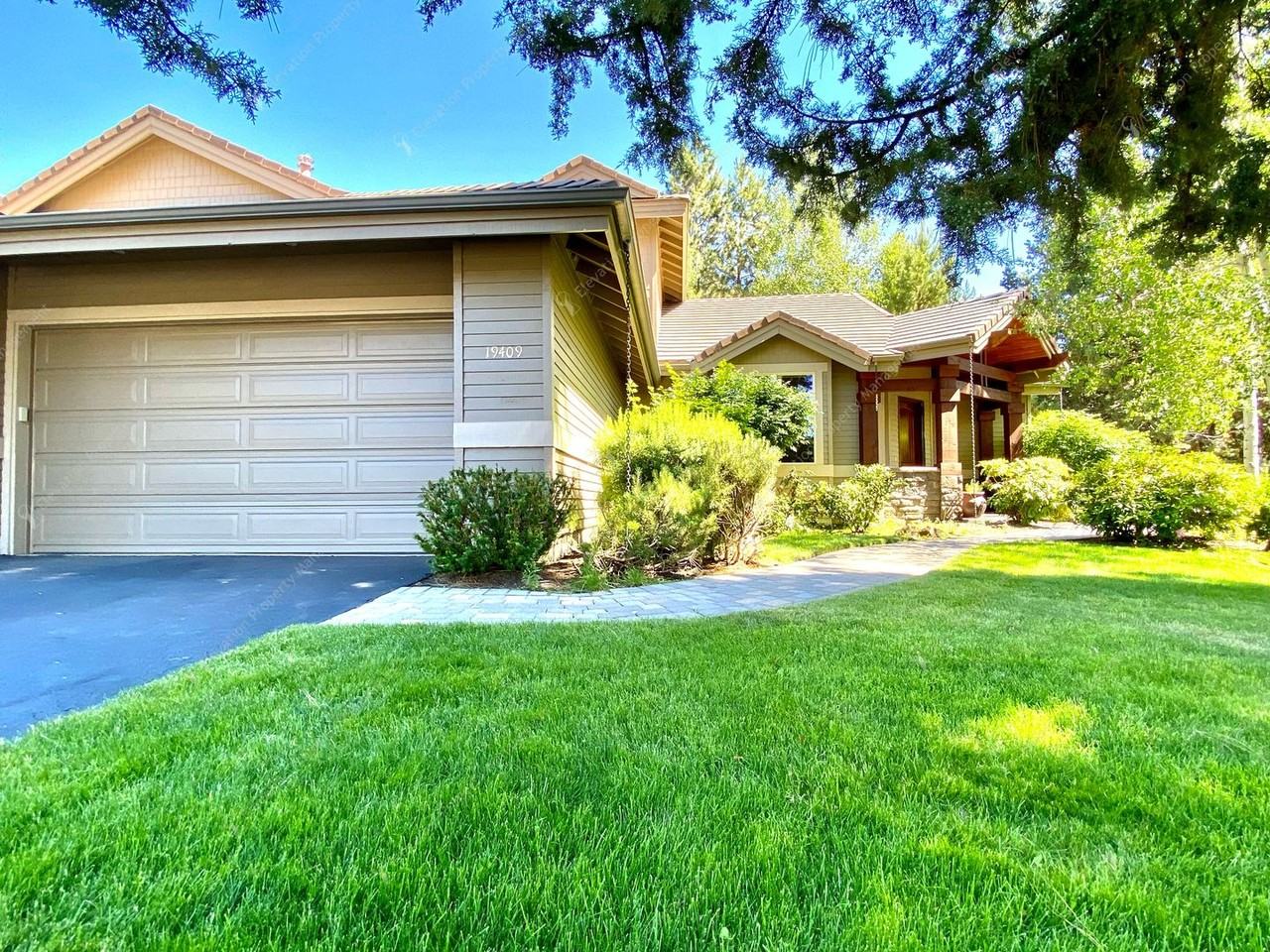 19409 Ironwood Cir - Photo 3 of 50