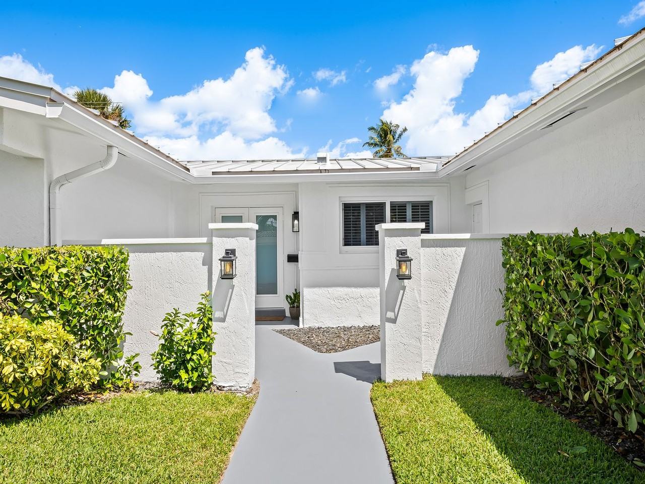 2011 Ne 60th St - Photo 6 of 33