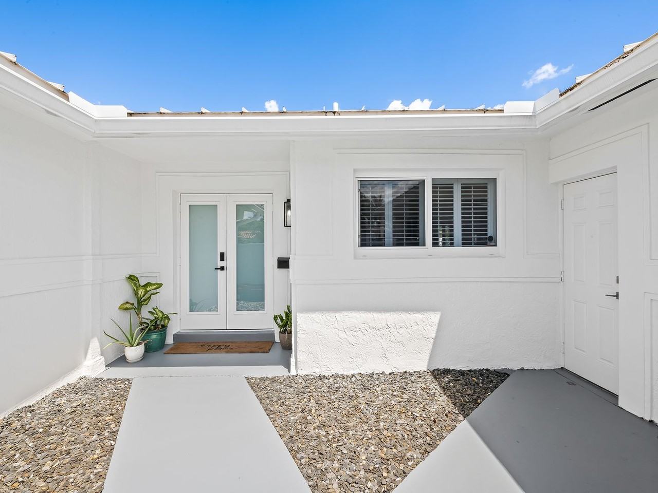 2011 Ne 60th St - Photo 7 of 33