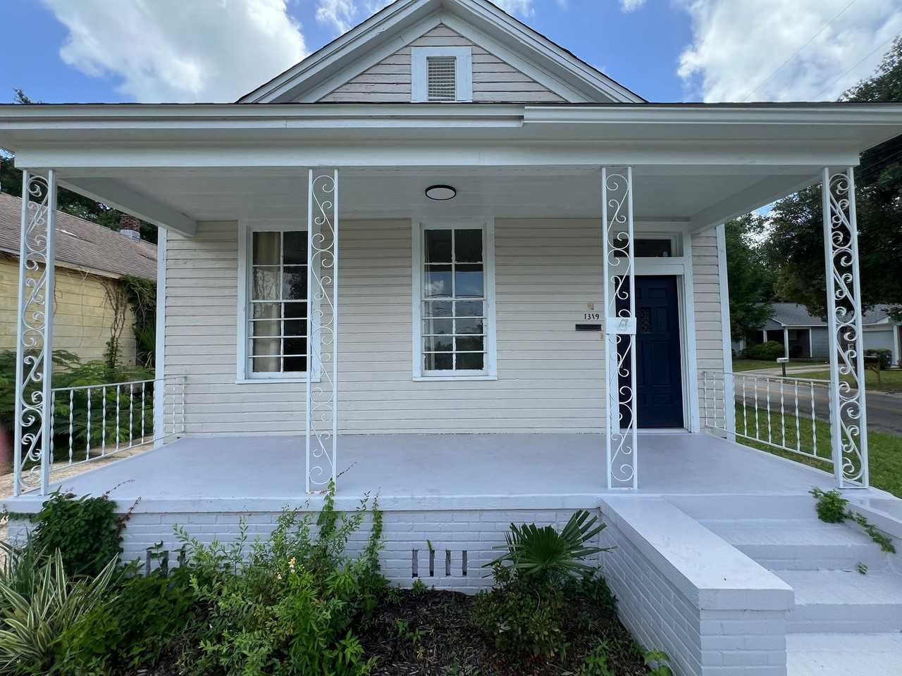 1319 W Jackson St - Photo 2 of 29