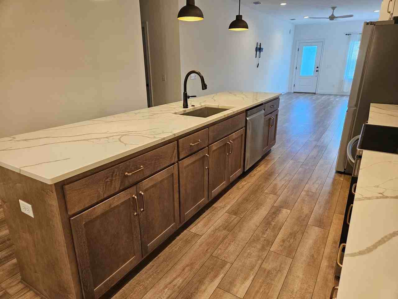 530 E 5th Ct - Photo 4 of 17