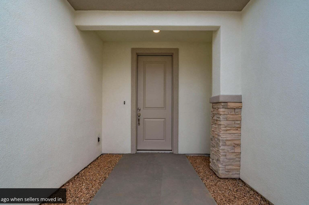 527 N 550 W - Photo 2 of 37