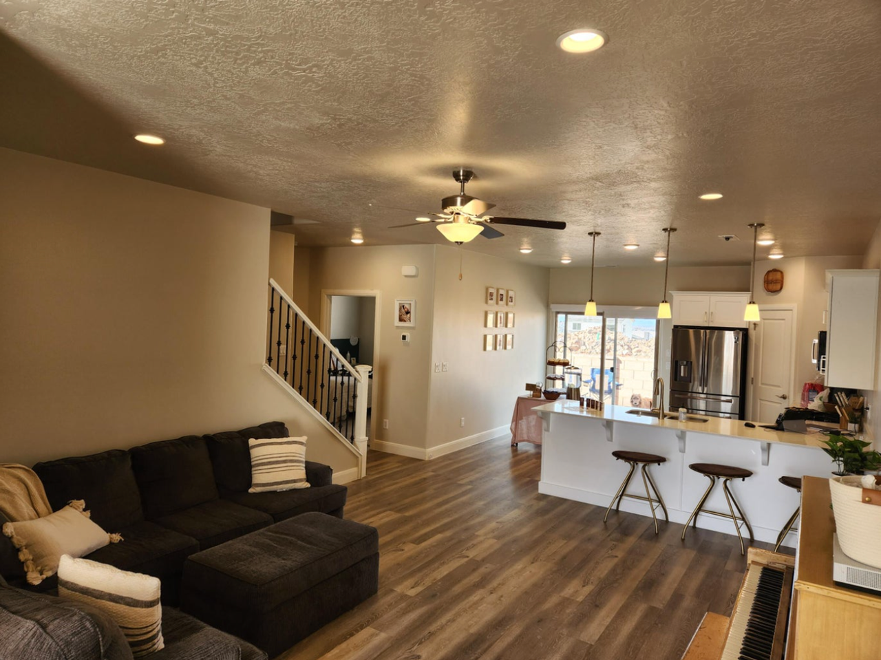 527 N 550 W - Photo 3 of 37