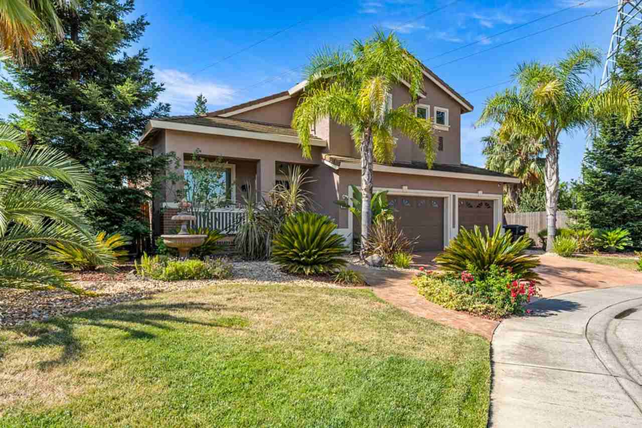 9448 Pournelle Ct - Photo 3 of 47