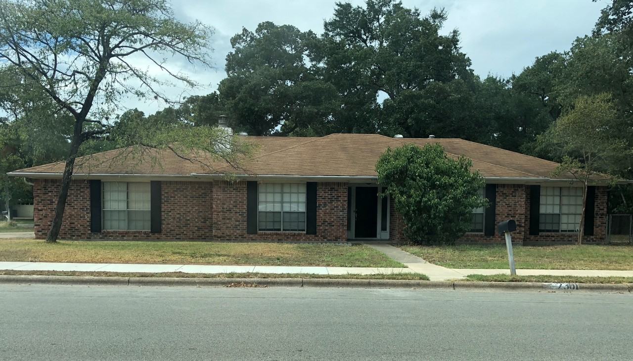 2301 Raintree Dr - Photo 2 of 25