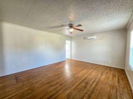 featured image of 635 W Franklin St