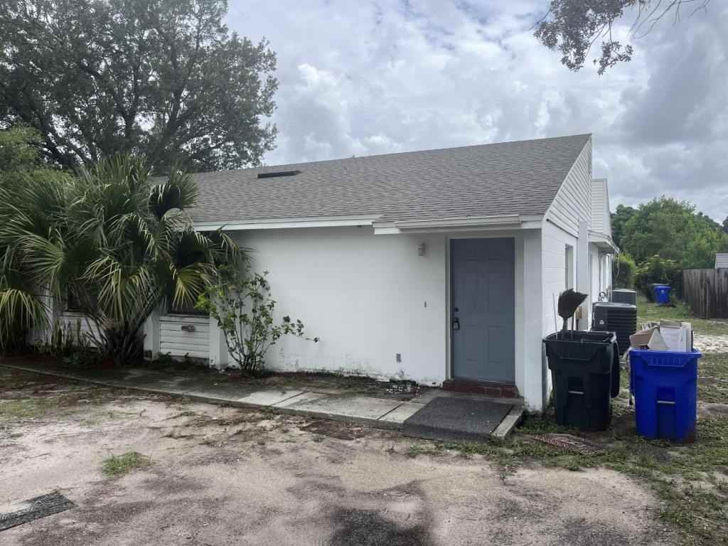 1690 Crystal Park Cir