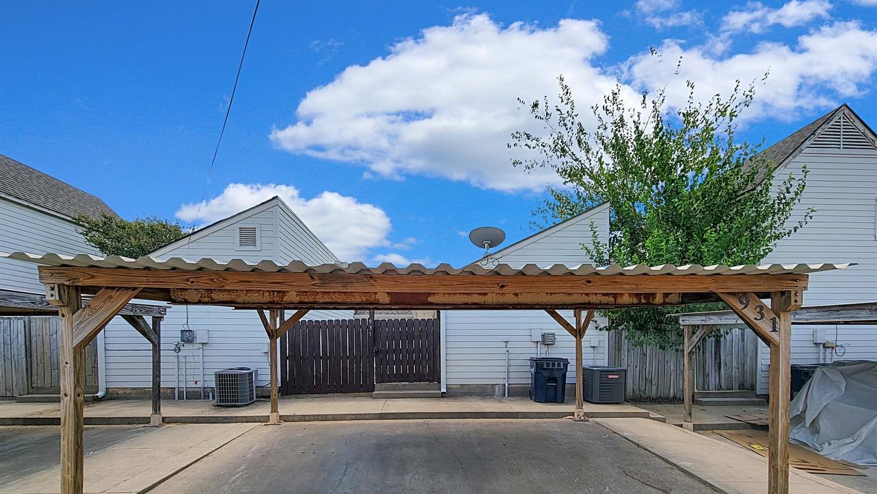 931 Spring Loop #1 - Photo 3 of 13