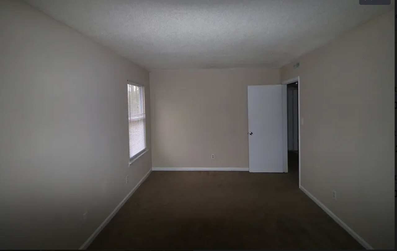 1346 Susan St - Photo 4 of 8