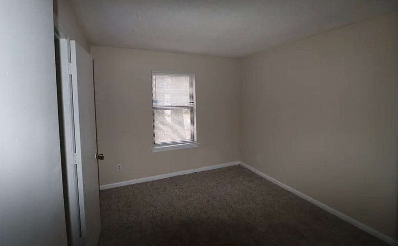 1346 Susan St - Photo 6 of 8
