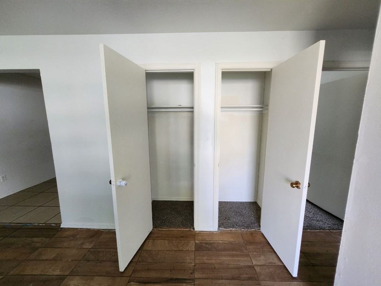 904 N Bradley Ave - Photo 4 of 4