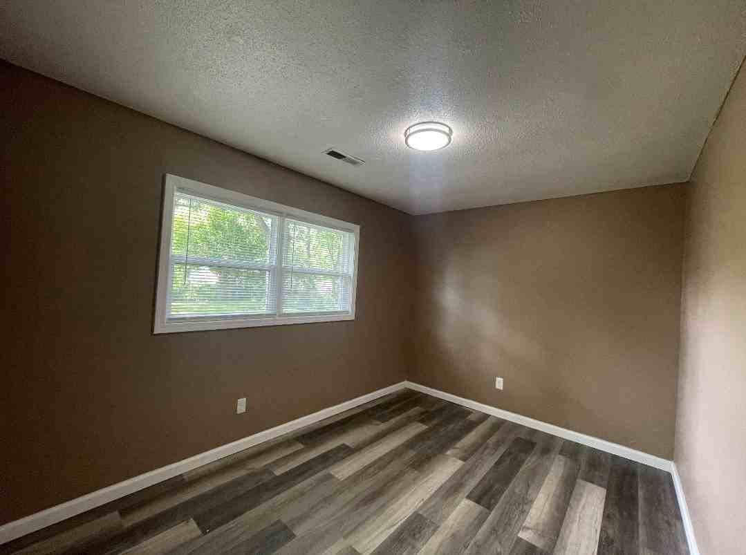 1955 Sir Richard Ct - Photo 2 of 16