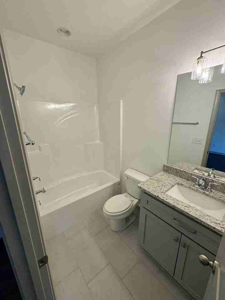 1406 Spring Dr - Photo 2 of 7