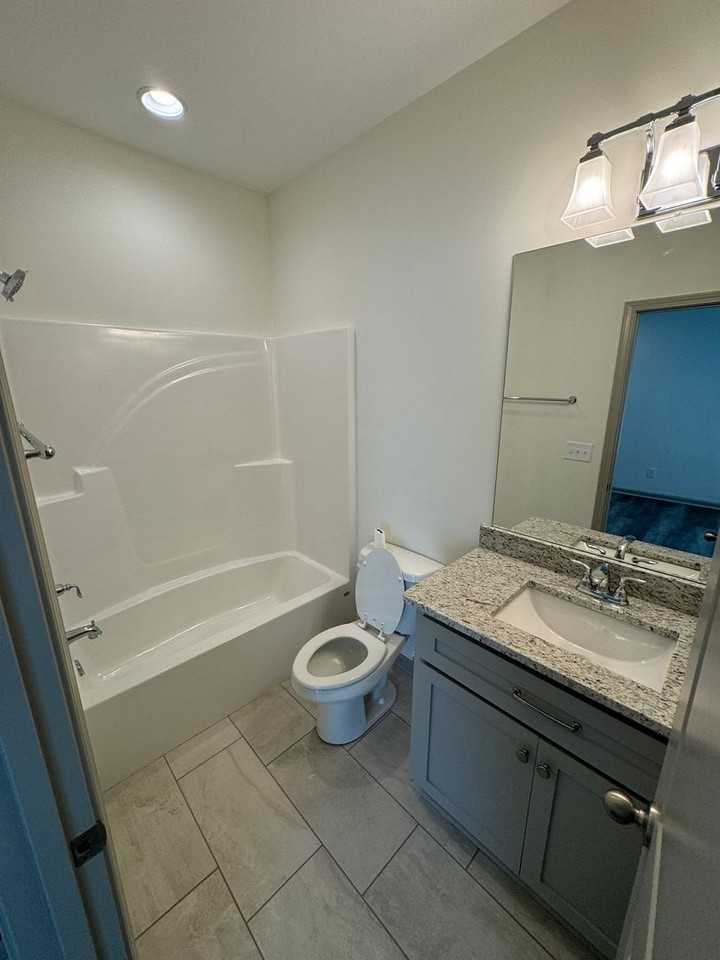 1416 Spring Dr - Photo 2 of 7