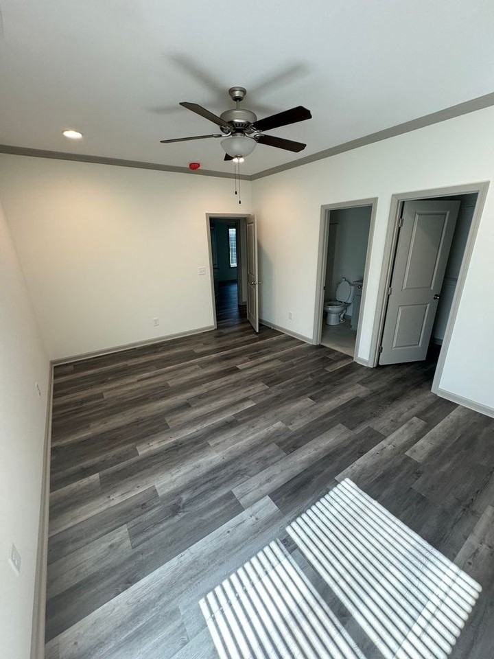 1416 Spring Dr - Photo 3 of 7