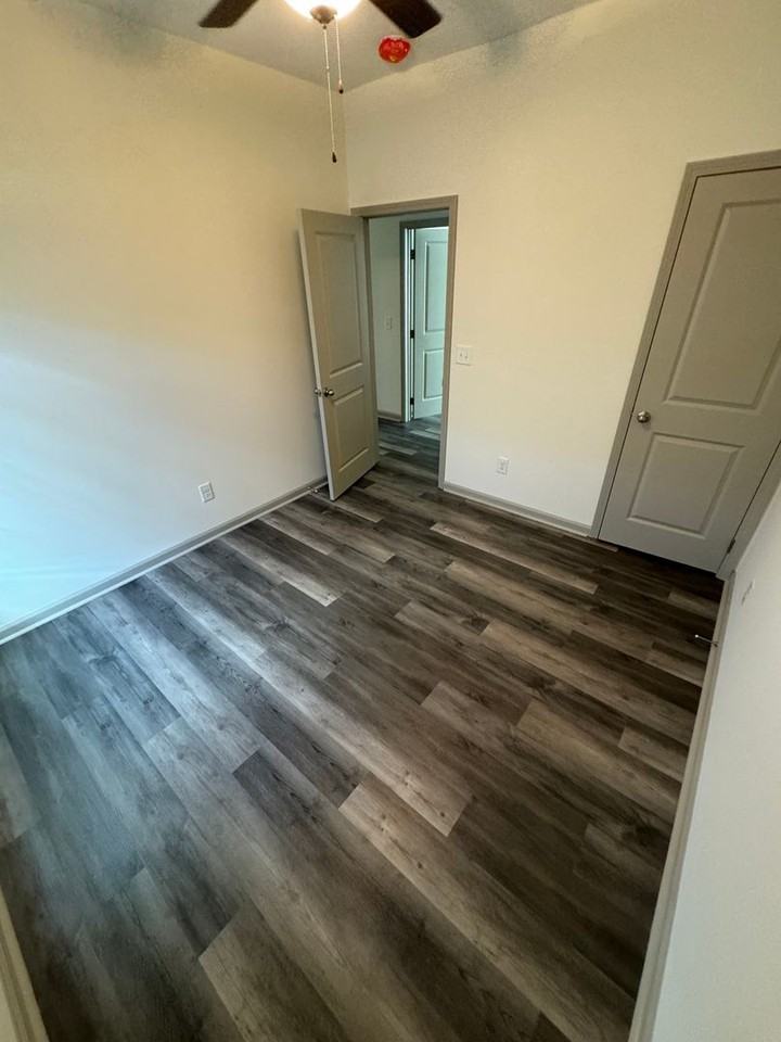 1416 Spring Dr - Photo 4 of 7