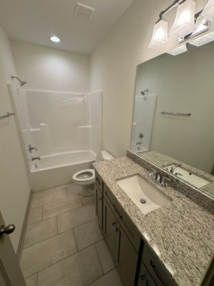 1416 Spring Dr - Photo 6 of 7