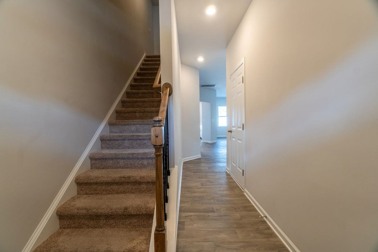 3717 Nathans Way - Photo 5 of 29