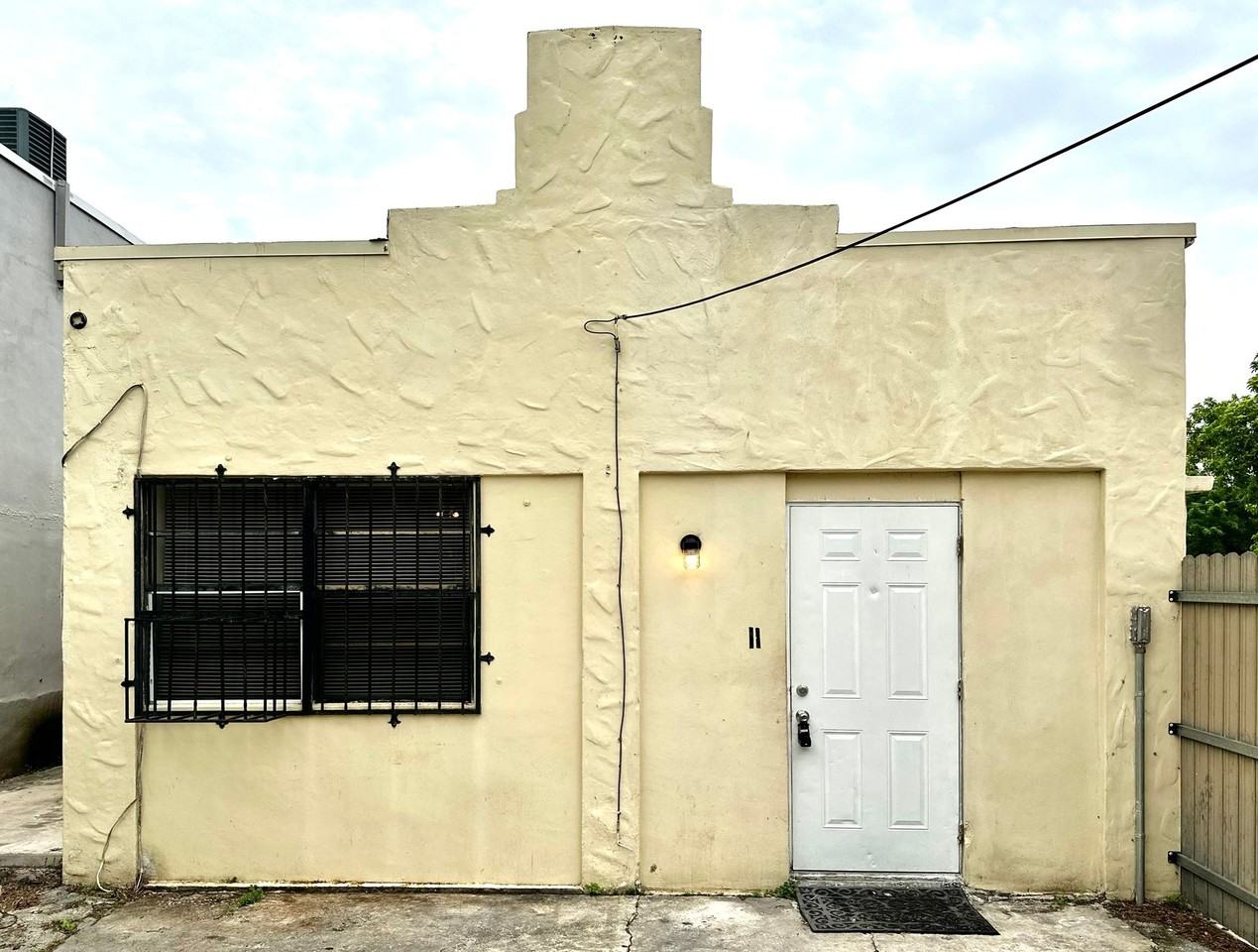 2663 Nw 33rd St - Photo 2 of 42