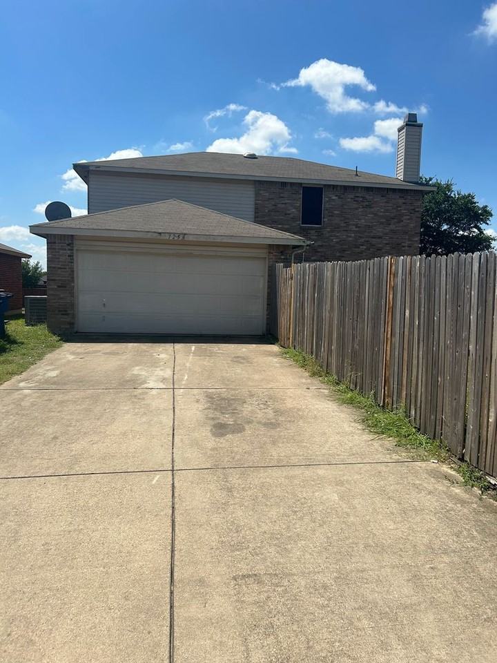 1253 Tall Grass Dr - Photo 2 of 26
