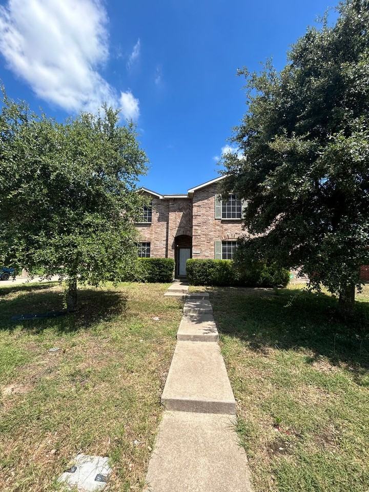 1253 Tall Grass Dr - Photo 4 of 26