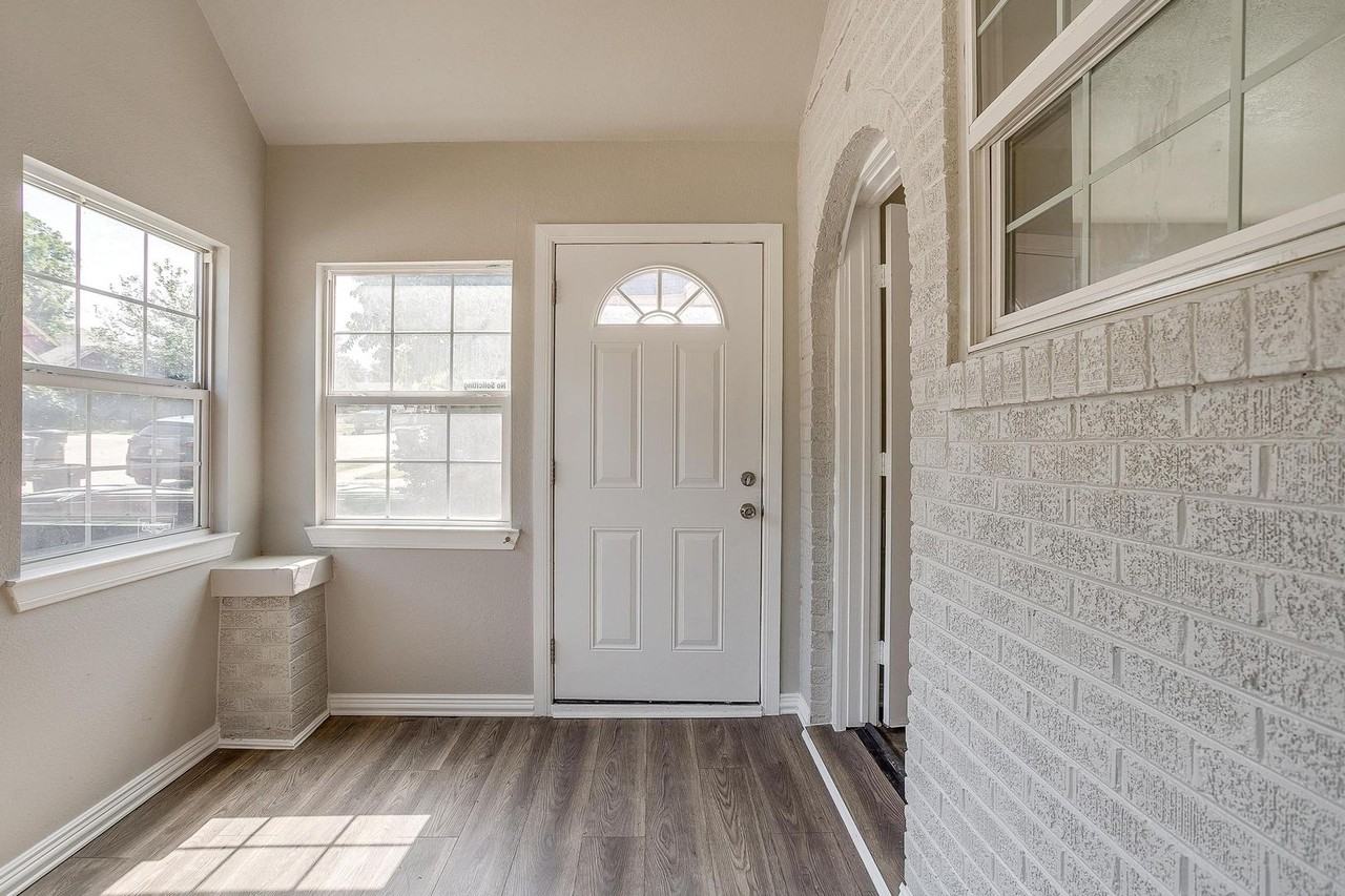2620 2620 Wilkinson Ave - 2620 Wilkinson Ave - Photo 2 of 29