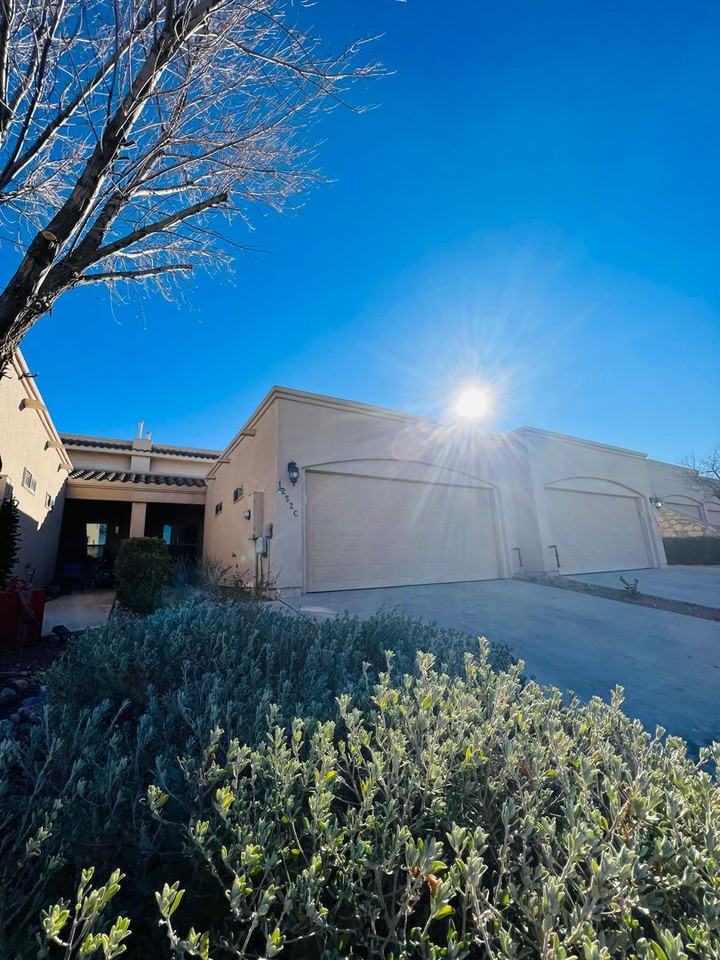 1252 Mission Nuevo Dr