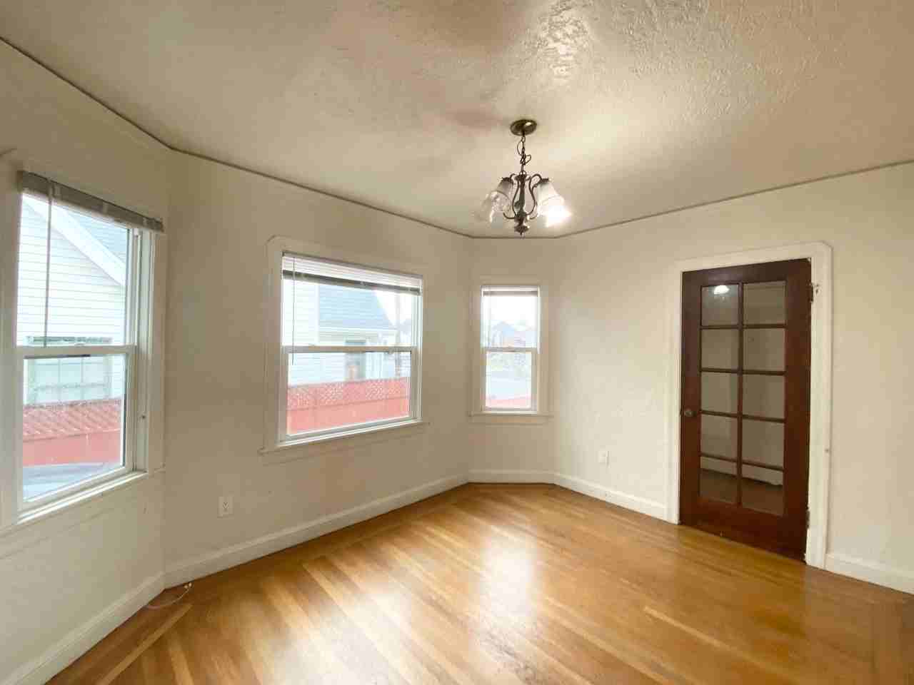 10814 Beverly Ave - Photo 2 of 10