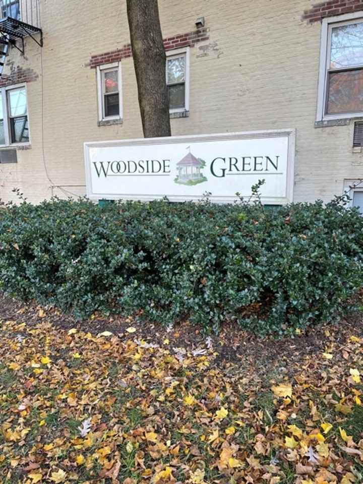 106 Woodside Grn