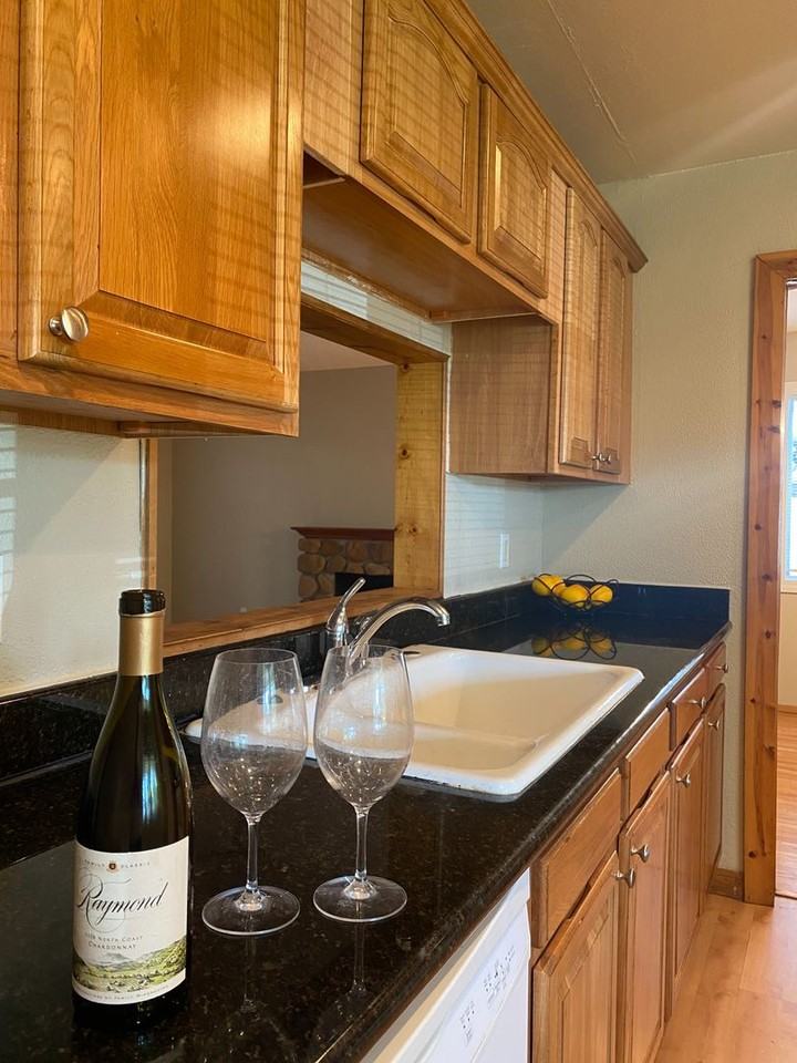 26131 Coleman Ave - Photo 5 of 23
