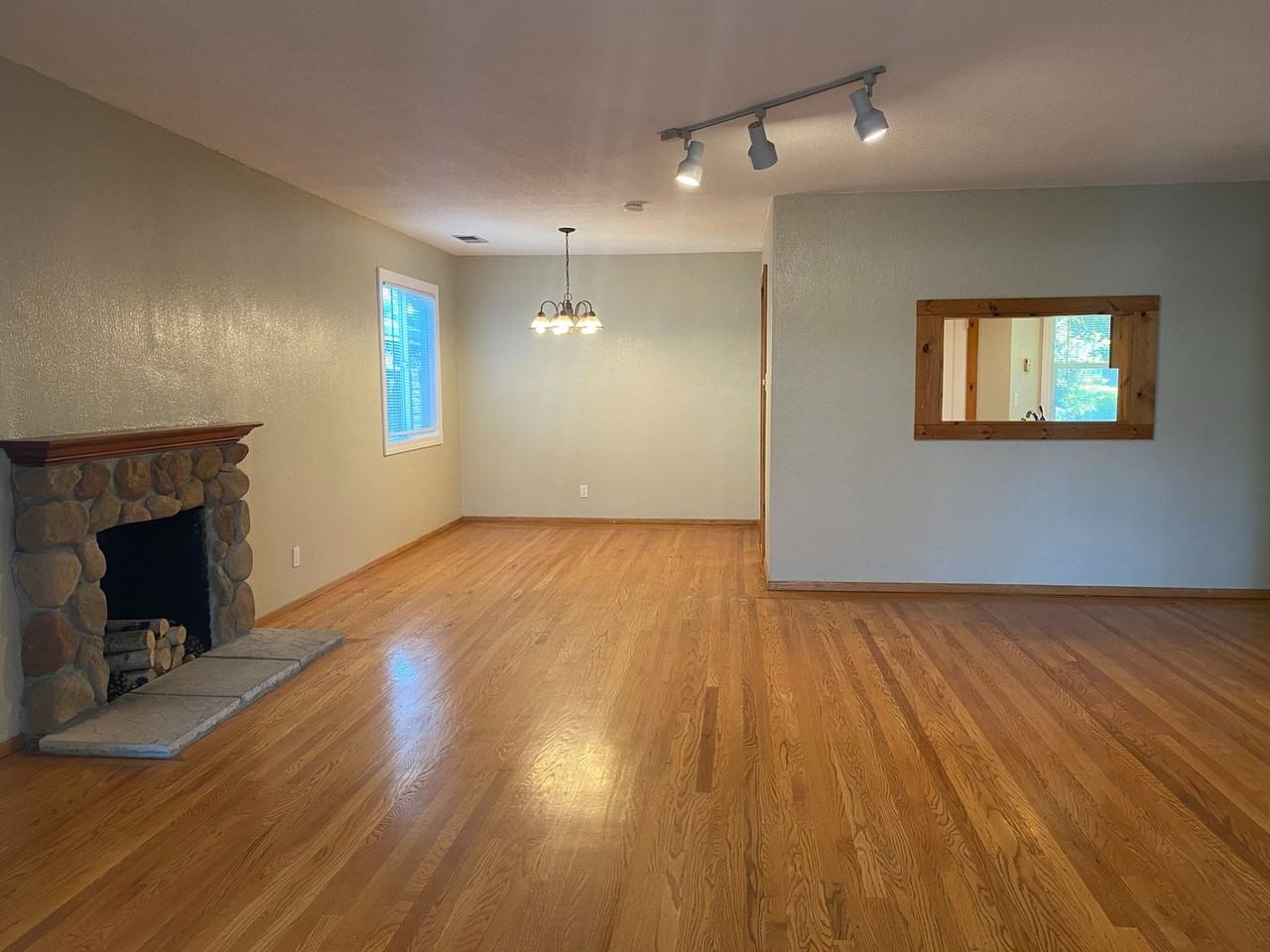 26131 Coleman Ave - Photo 4 of 23