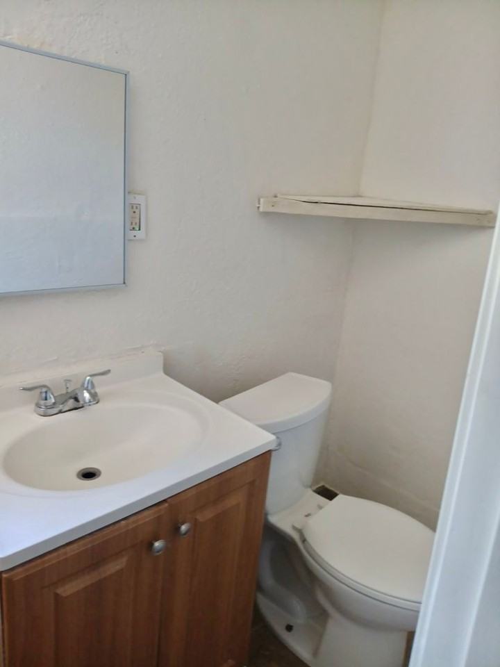 424 E Kern Ave - Photo 3 of 9