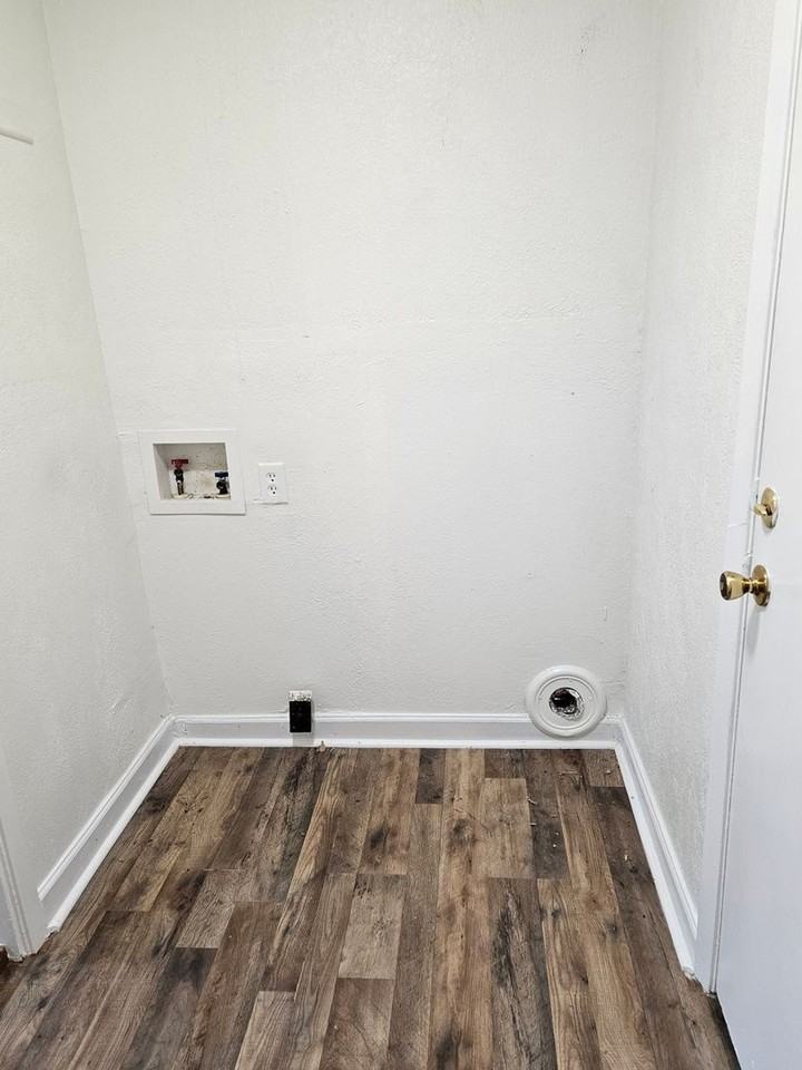 1410 Redondo Dr - Photo 6 of 20