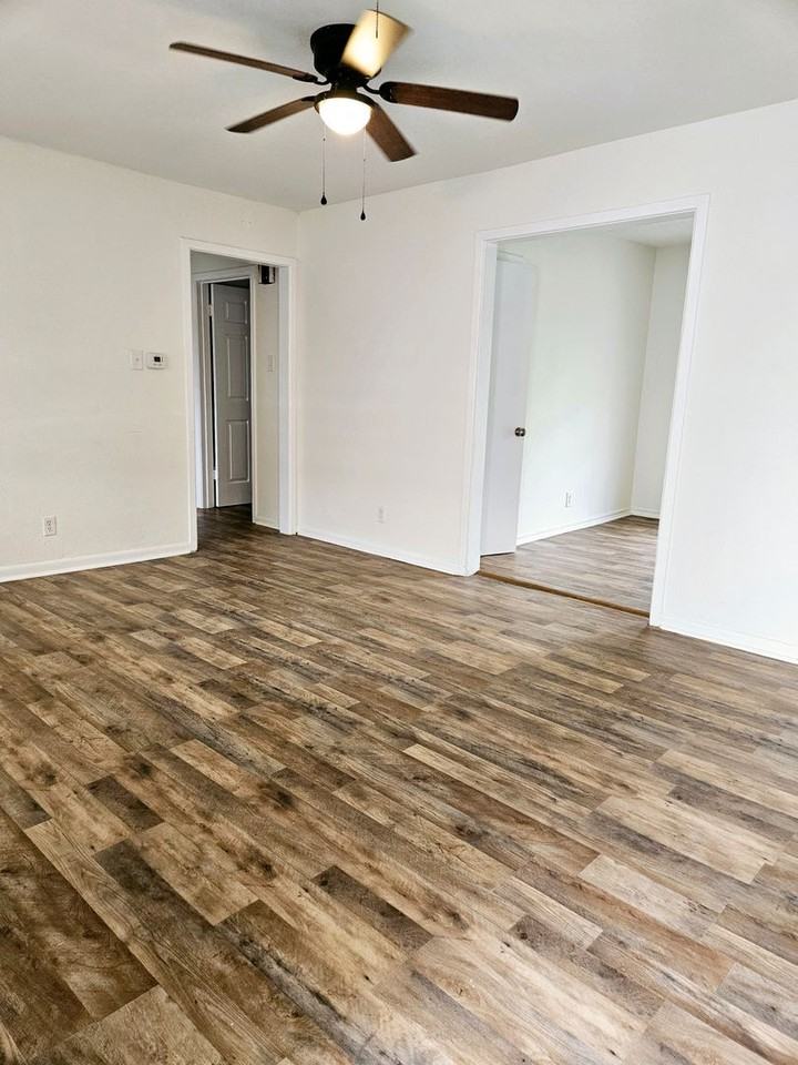 1410 Redondo Dr - Photo 2 of 20