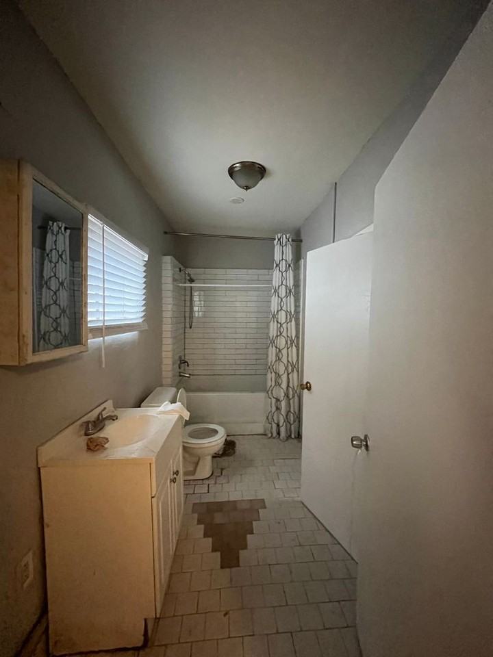 1037 1037 Db Todd Blvd #7 - Photo 2 of 4