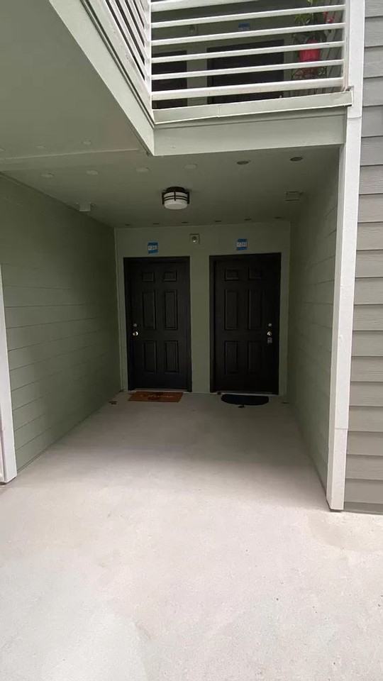 241 N Hayden Bay Dr - Photo 2 of 26