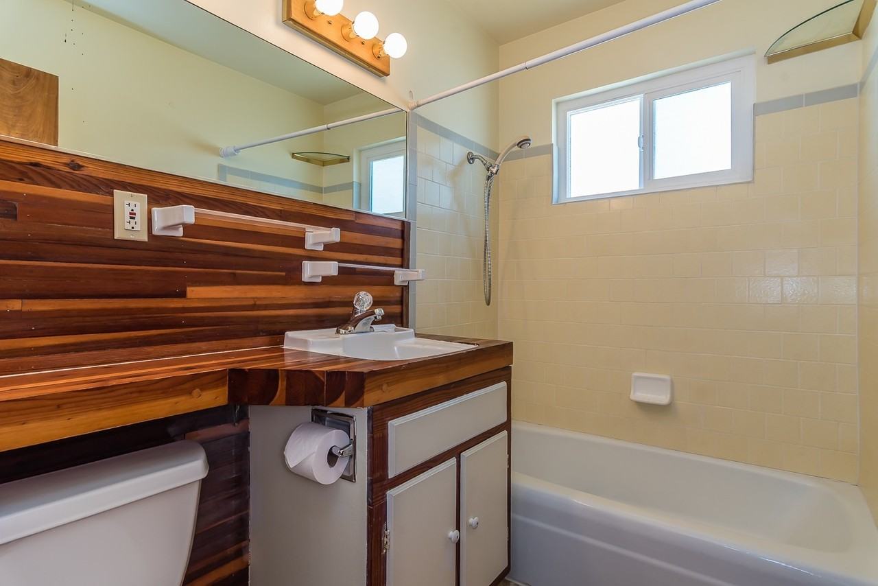 902 Pecho St - Photo 6 of 10