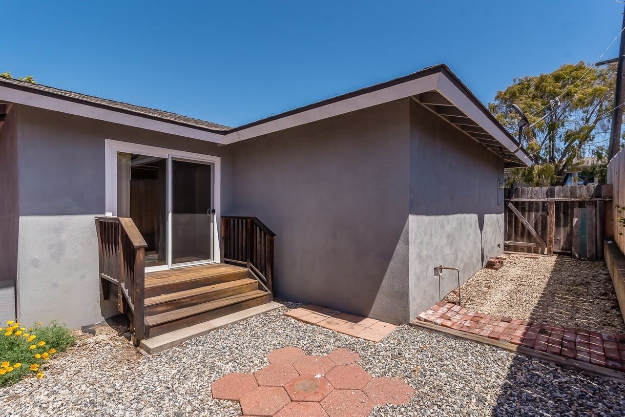 902 Pecho St - Photo 7 of 10