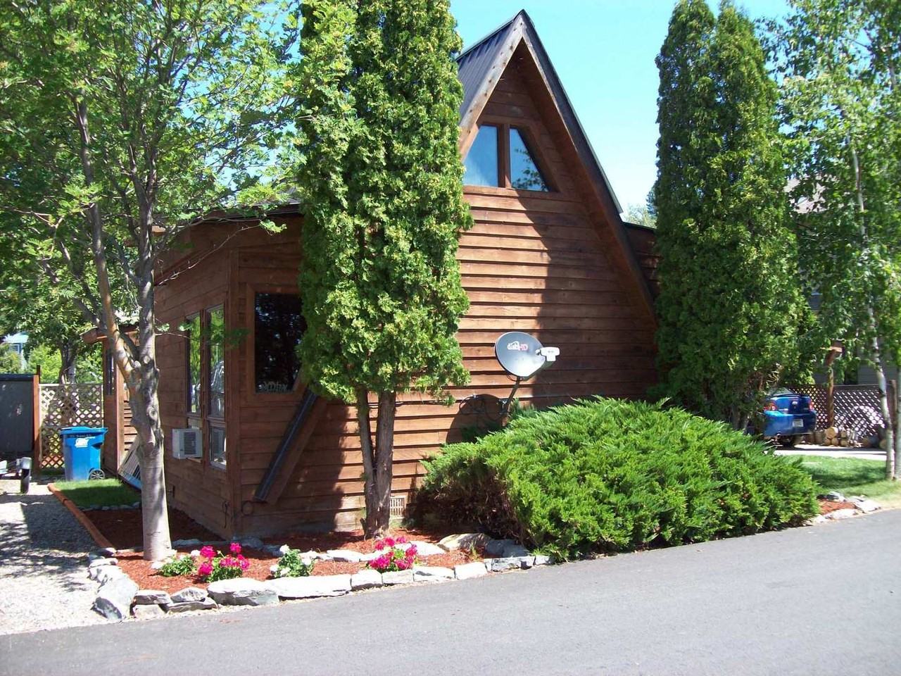 211 Beach Rd - Photo 2 of 13