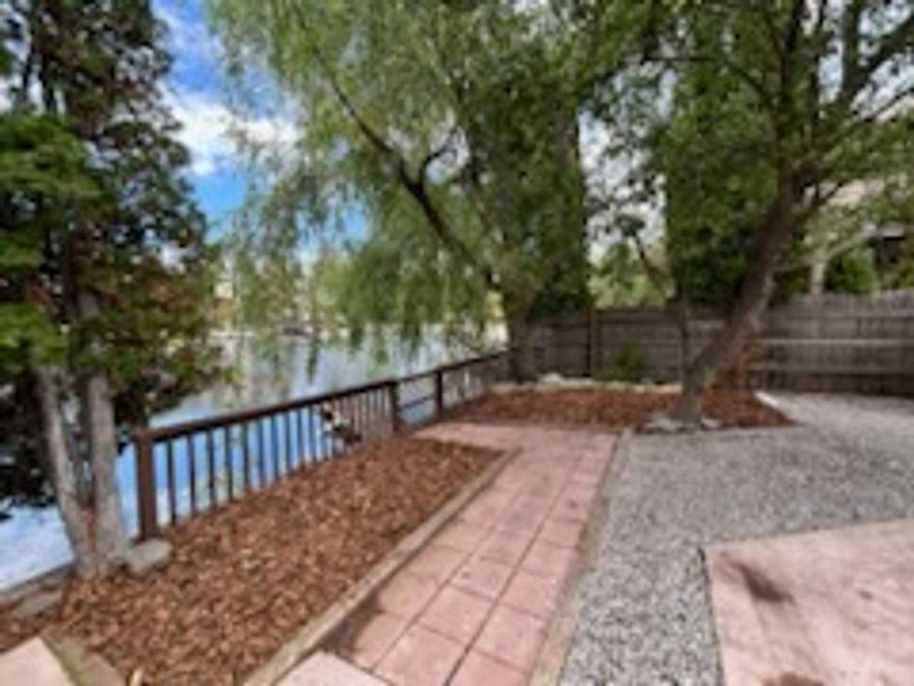 211 Beach Rd - Photo 3 of 13