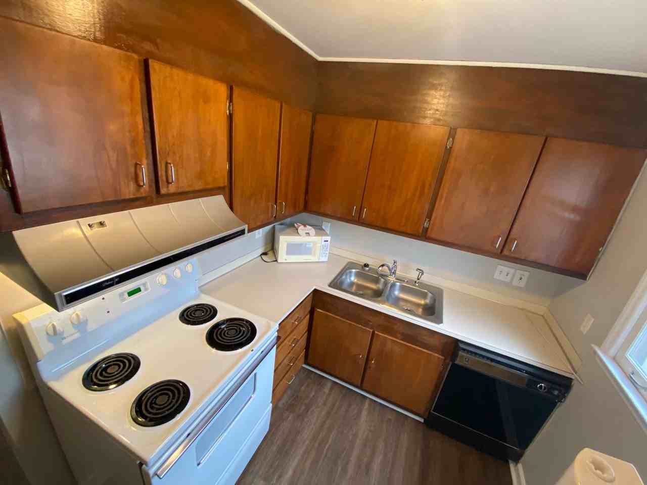 2031 Scott Ave - Photo 2 of 16