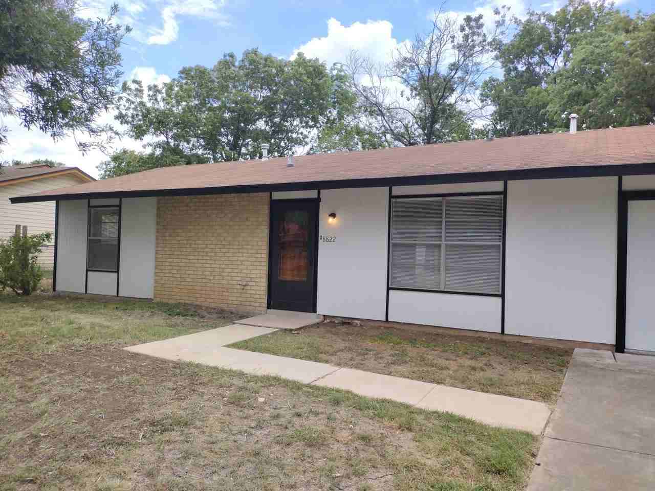 8822 Bravo Valley St - Photo 2 of 32