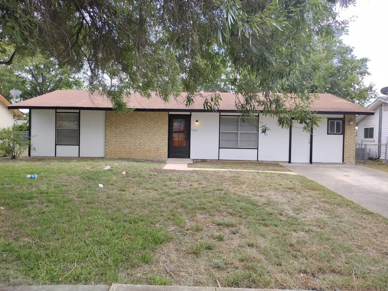 8822 Bravo Valley St - Photo 3 of 32