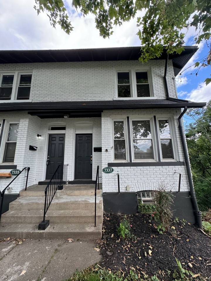 7337 Woodlawn Ave - Photo 2 of 16