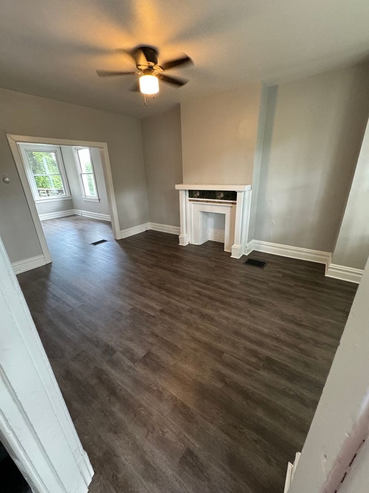 7337 Woodlawn Ave - Photo 3 of 16