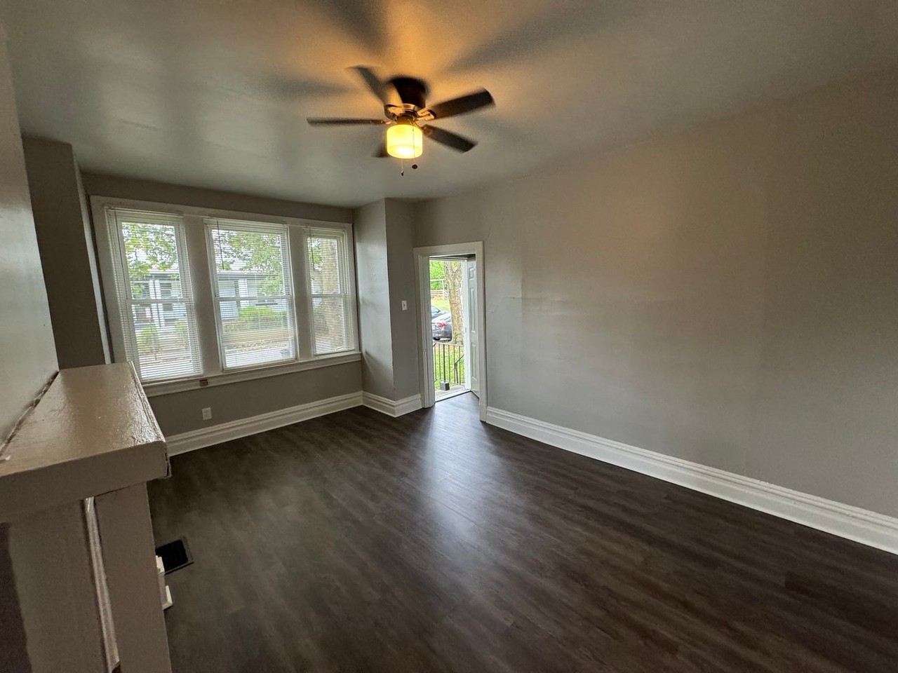 7337 Woodlawn Ave - Photo 5 of 16
