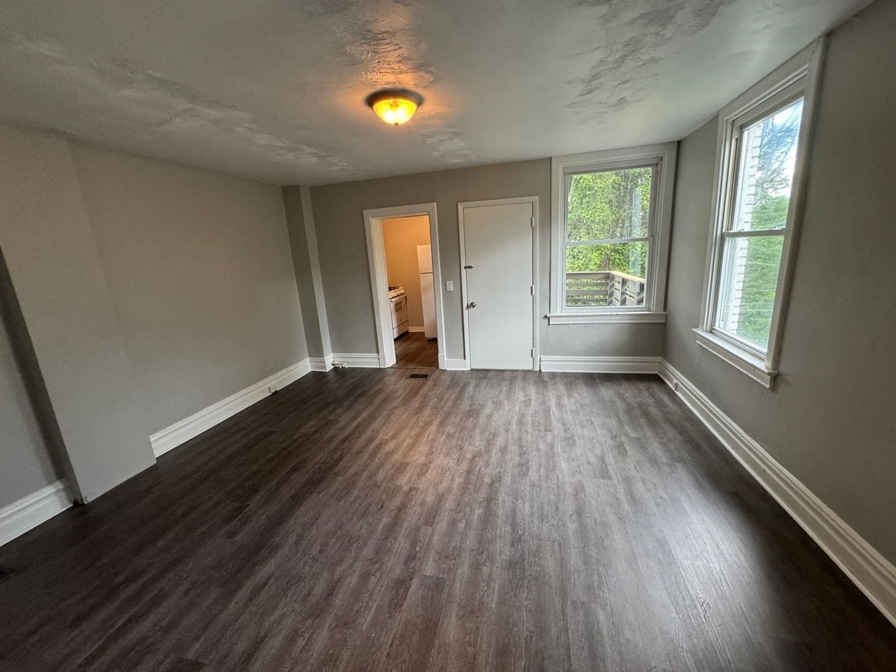 7337 Woodlawn Ave - Photo 6 of 16