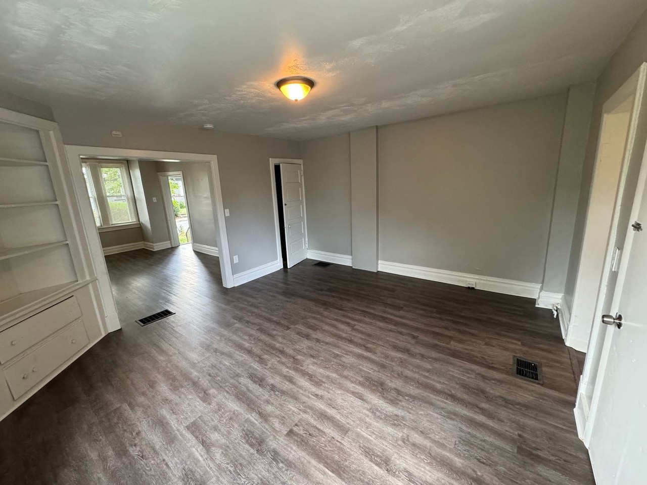 7337 Woodlawn Ave - Photo 7 of 16